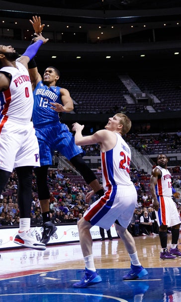 Jason Maxiell struggles for Magic against former Pistons team